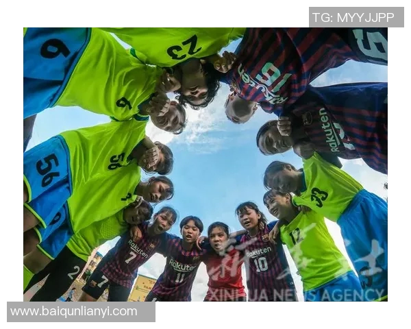 李强的足球人生:从青涩少年到职业球员的深度对话与成长历程 李强的足球人生:从青涩少年到职业球员的深度对话与成长历程