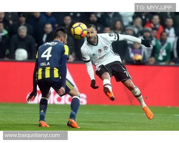 卡塞米罗的足球之路：从巴西小将到世界顶级中场的蜕变与荣耀