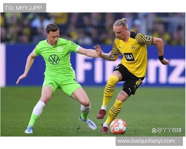 狼堡与沙尔克激战正酣德甲赛场再掀精彩对决