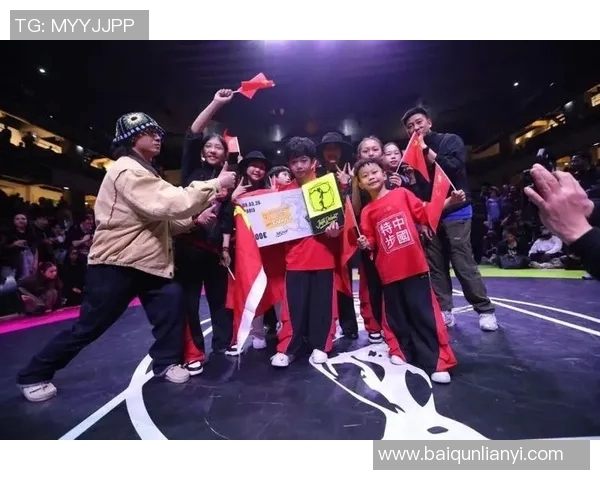 重庆街舞队在全国街舞比赛中荣获第5名展现实力与风采 重庆街舞队在全国街舞比赛中荣获第5名展现实力与风采